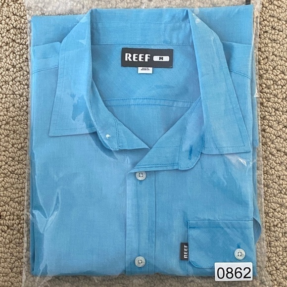 NWT REEF Sky Blue Short Sleeve Collared Shirt Men M Medium - Picture 8 of 8